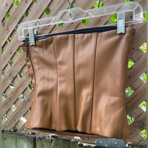 CULTNAKED Vegan Leather Shorts and Corset Set - Picture 5 of 9